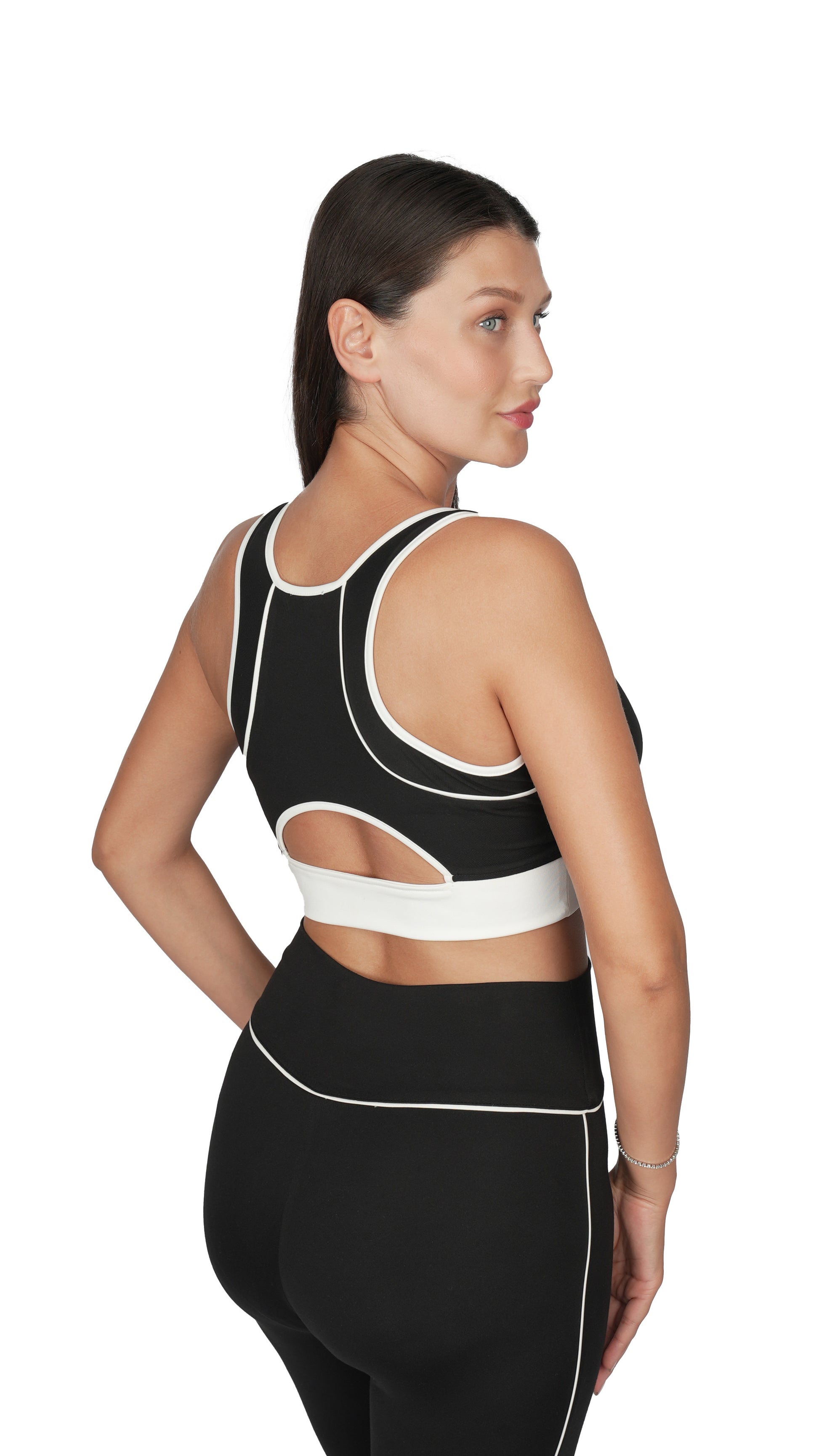 Siyah Taytlı Takım.