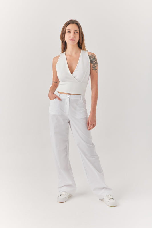 Beyaz Kalın Askılı Göğüs Dekolteli Bluz