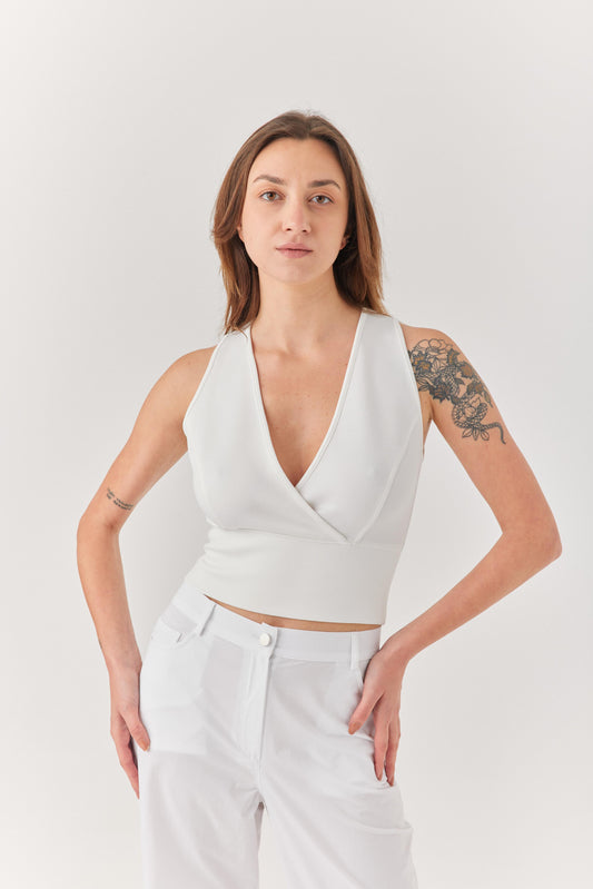 Beyaz Kalın Askılı Göğüs Dekolteli Bluz