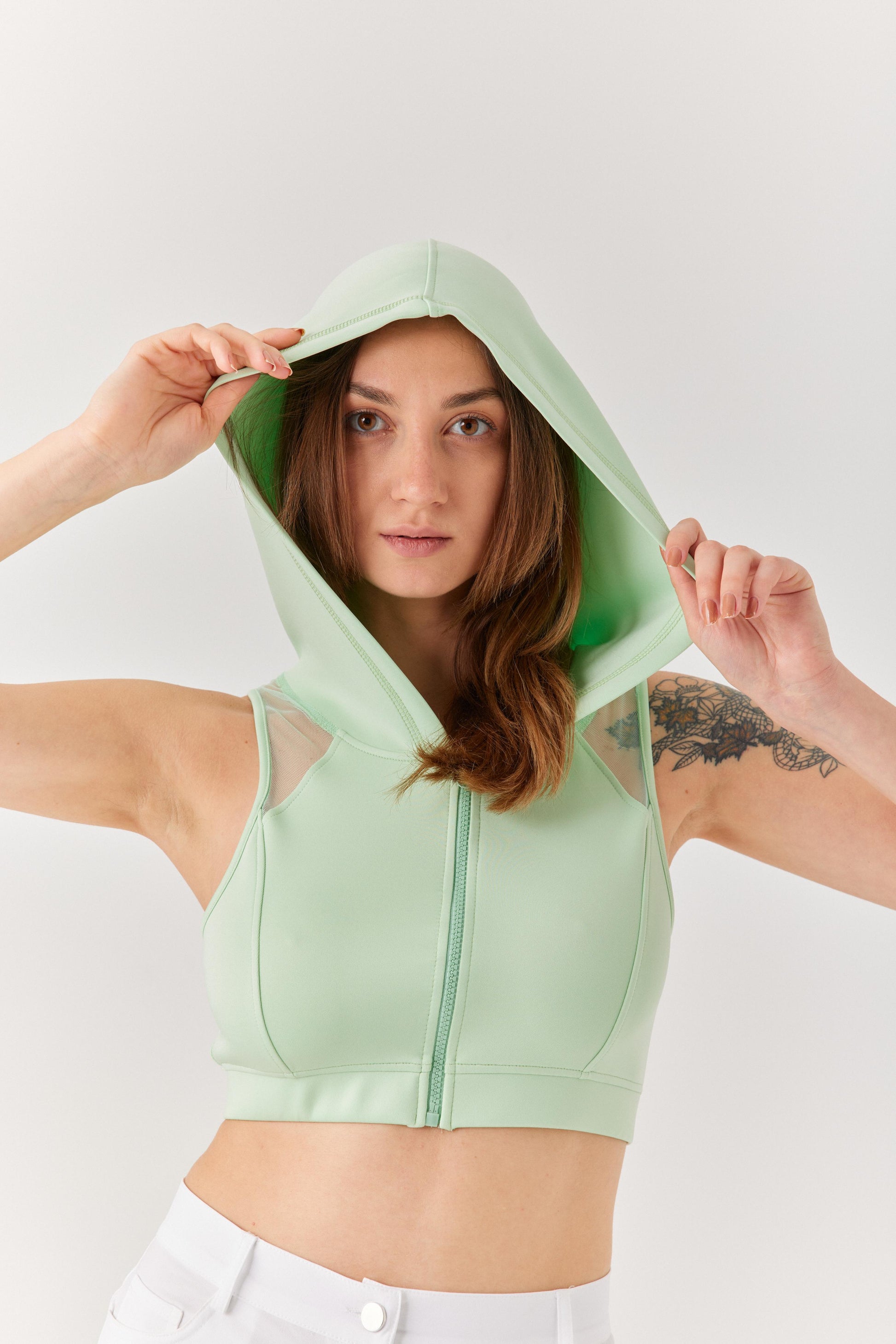 Yeşil Kapüşonlu Sırt Detaylı Bra.