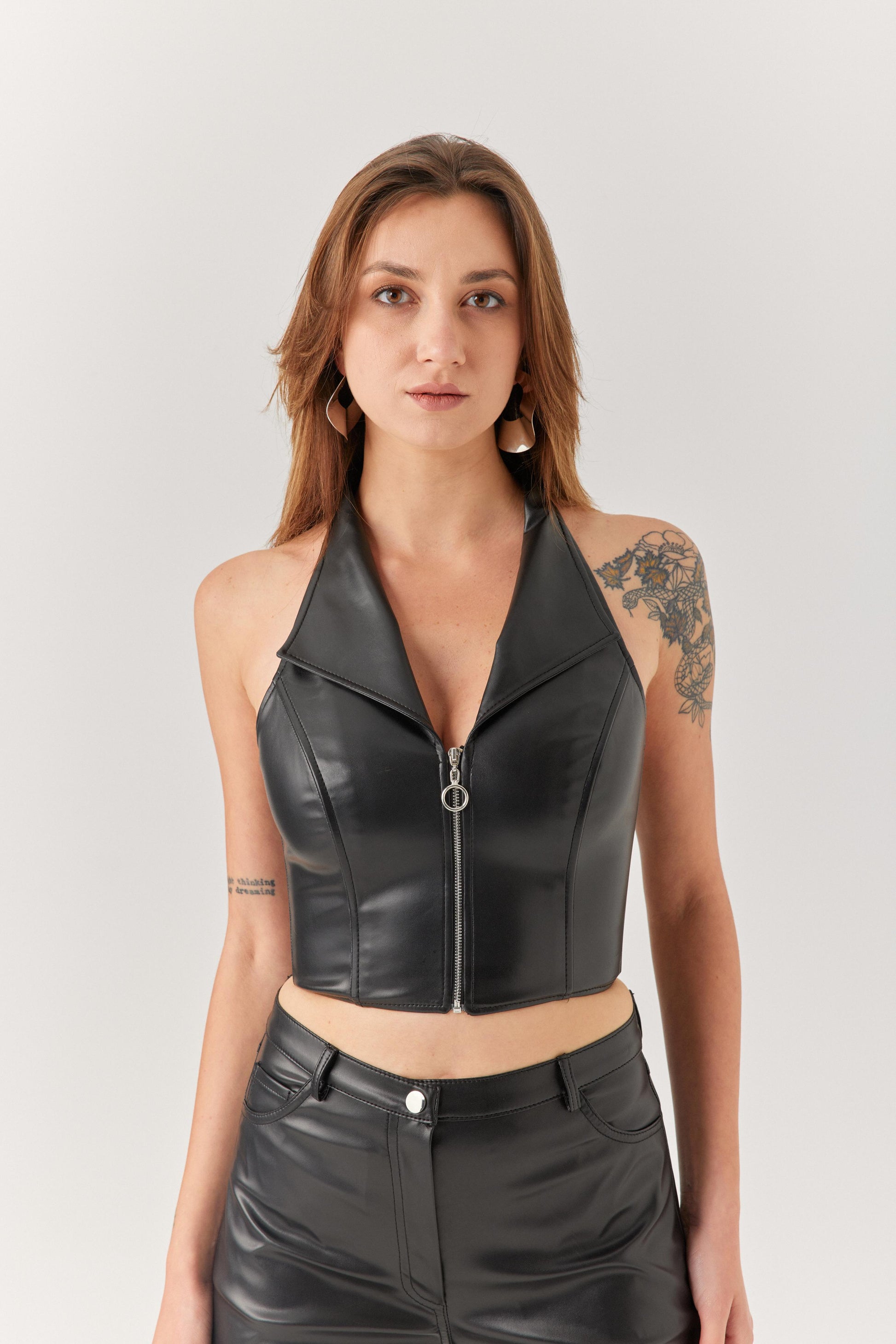 Siyah Yakalı Deri Yelek Büstiyer.