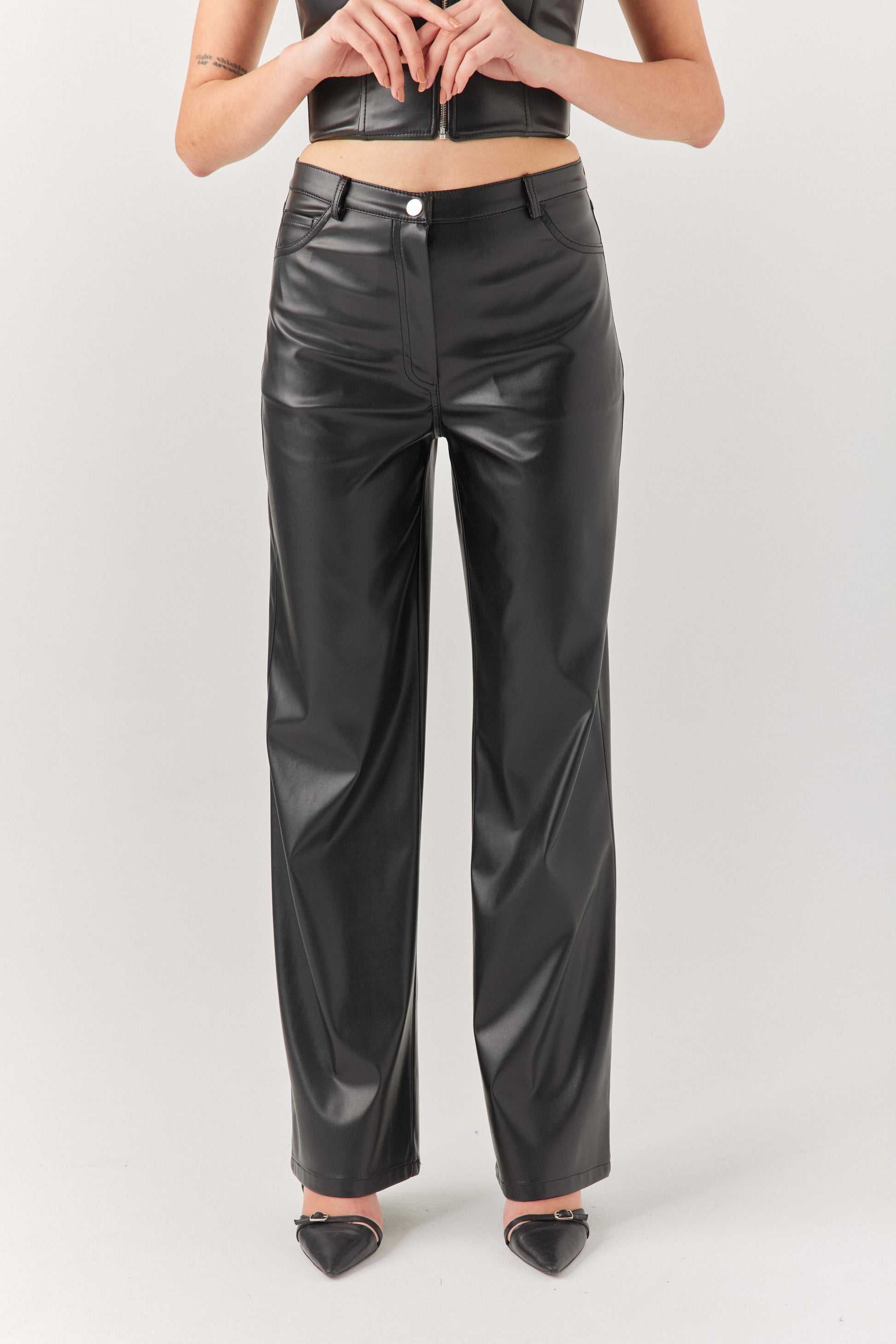 Siyah Yüksek Bel Deri Pantolon.