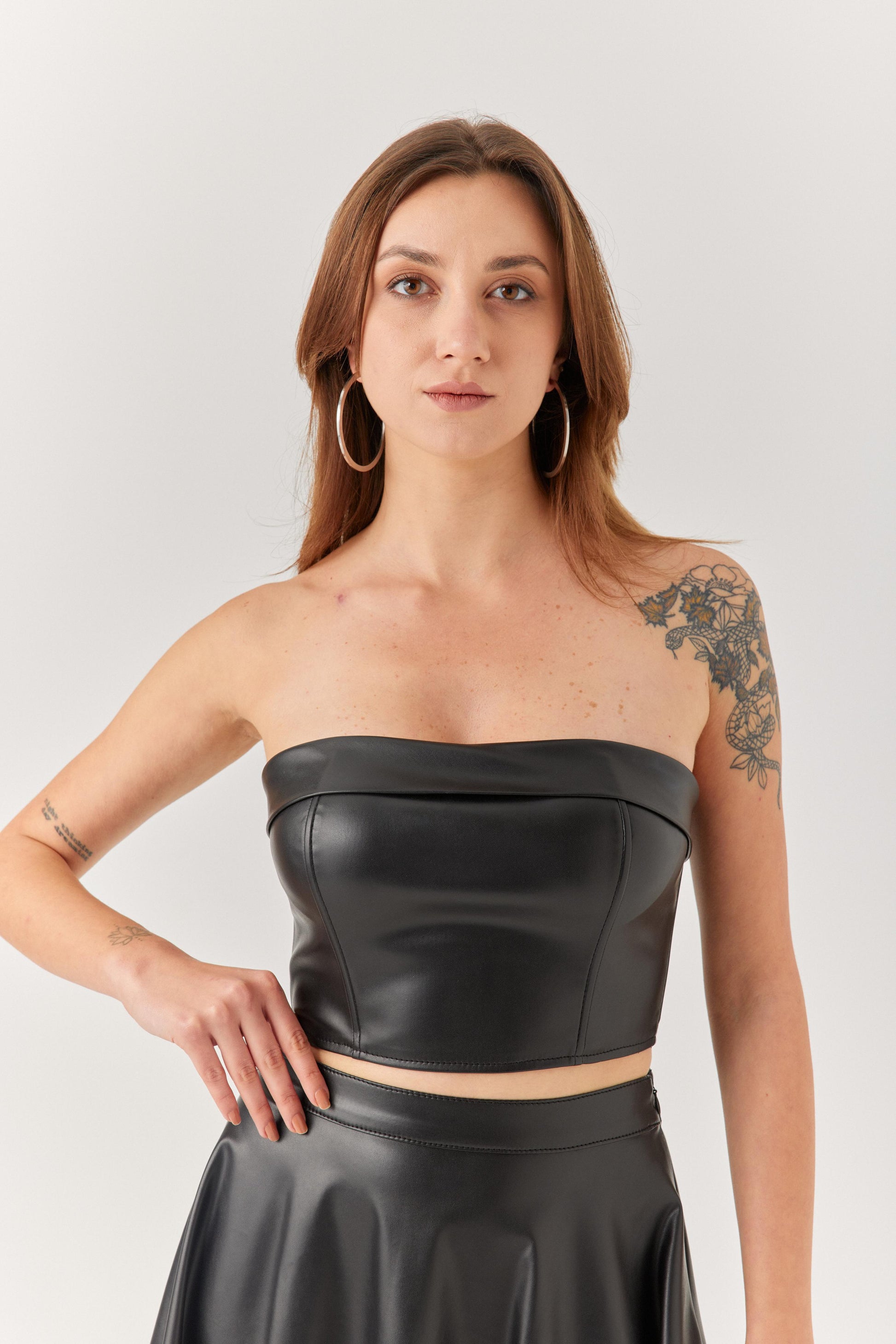 Siyah Straplez Deri Büstiyer.