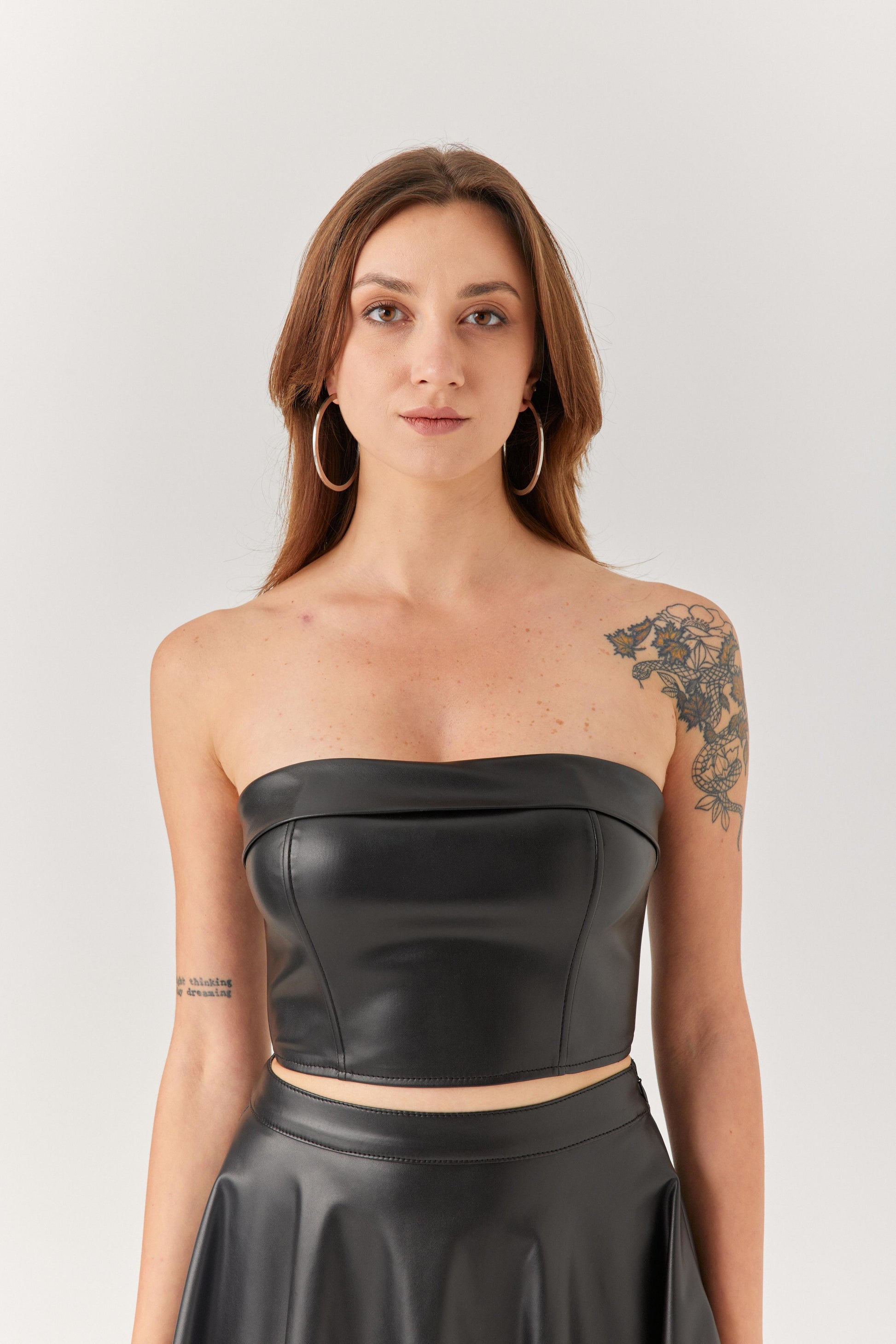 Siyah Straplez Deri Büstiyer.