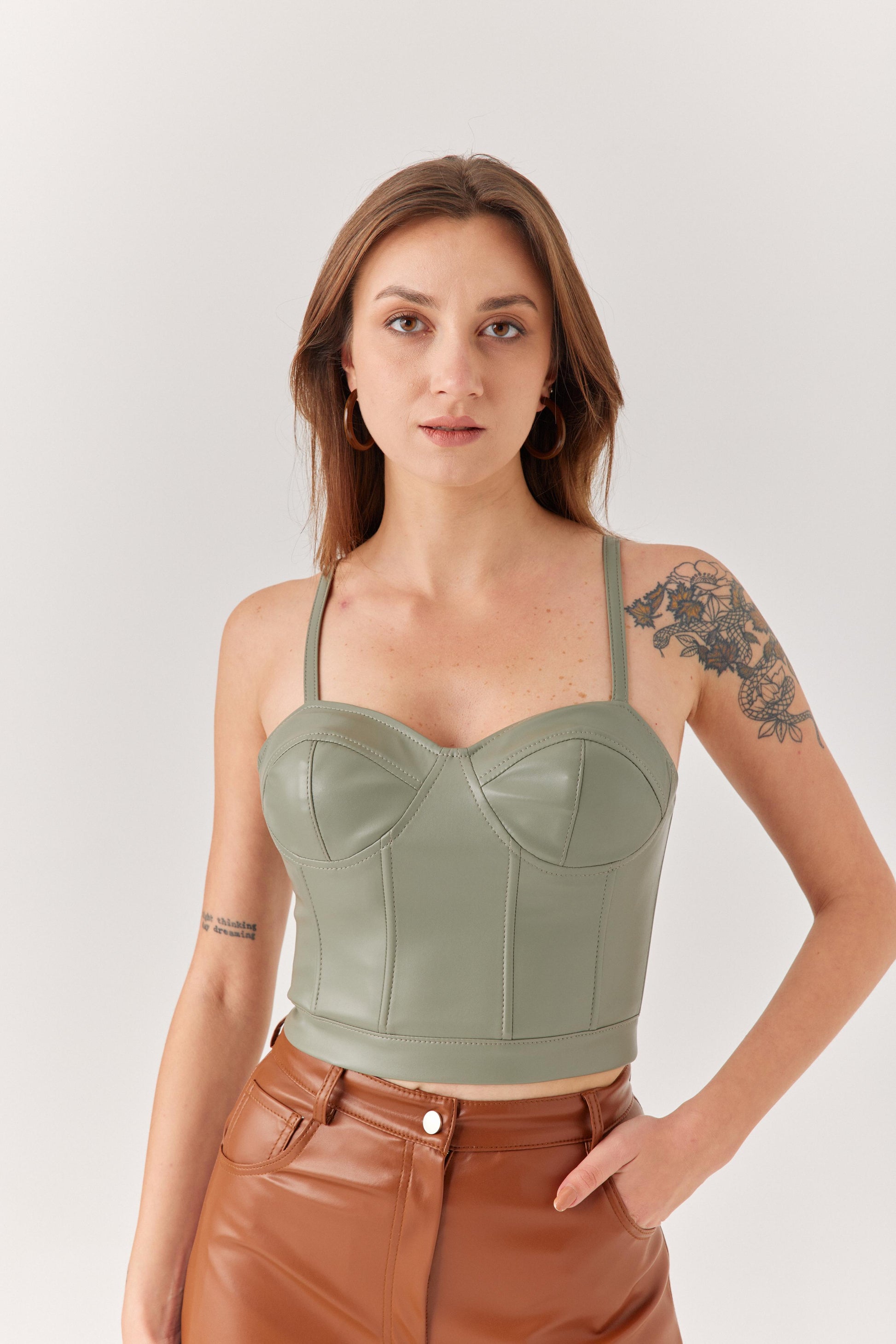 Yeşil Askılı Deri Büstiyer.