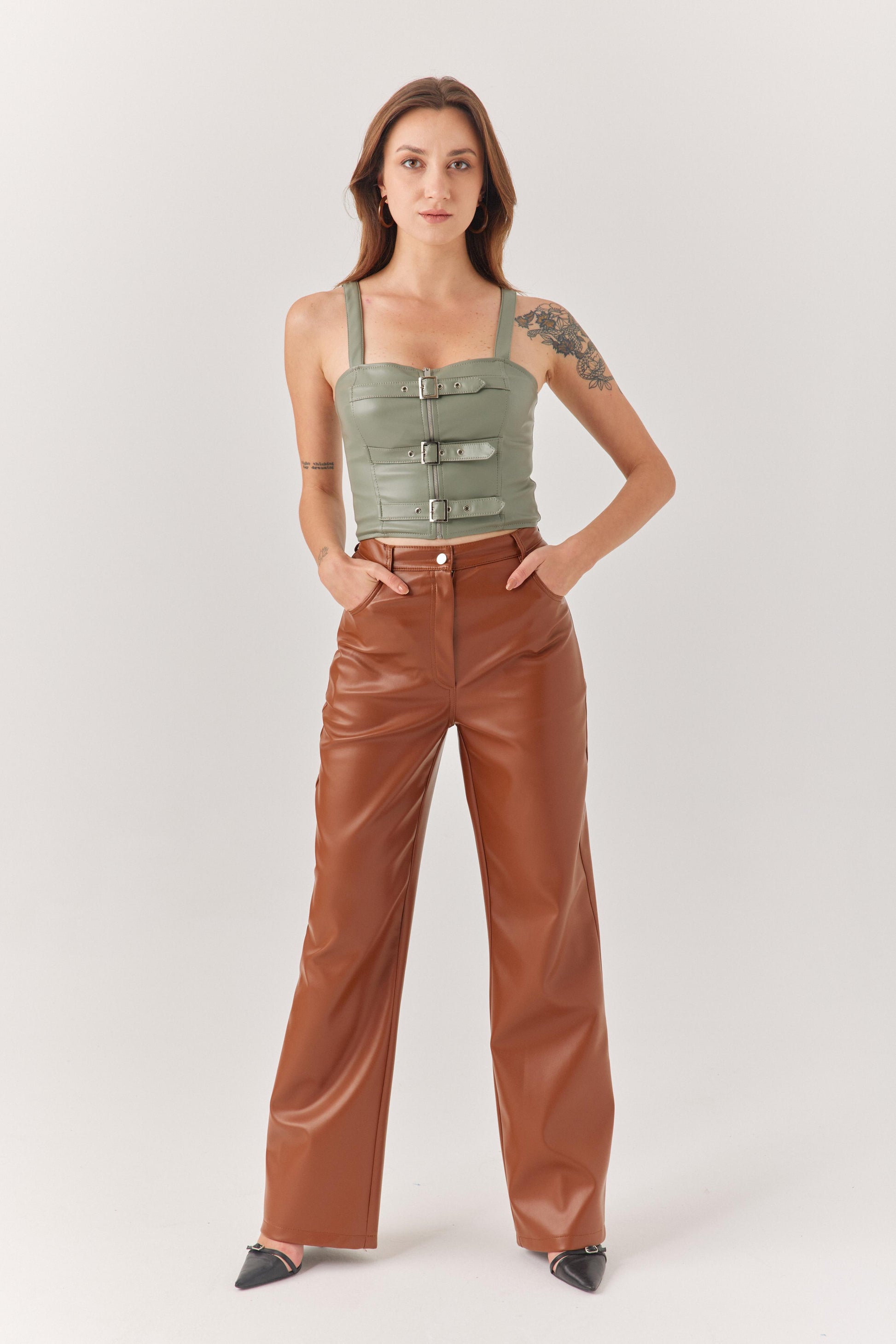 Yeşil Tokalı Deri Büstiyer.