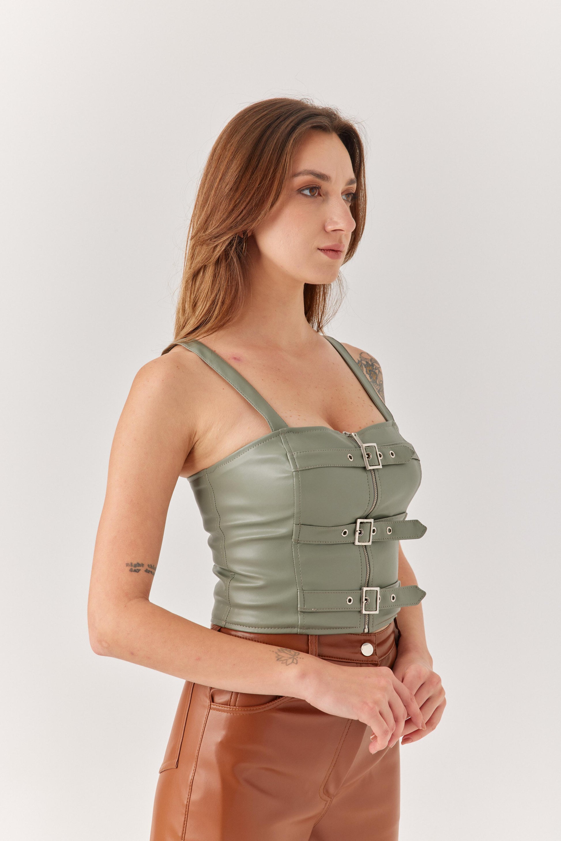 Yeşil Tokalı Deri Büstiyer.