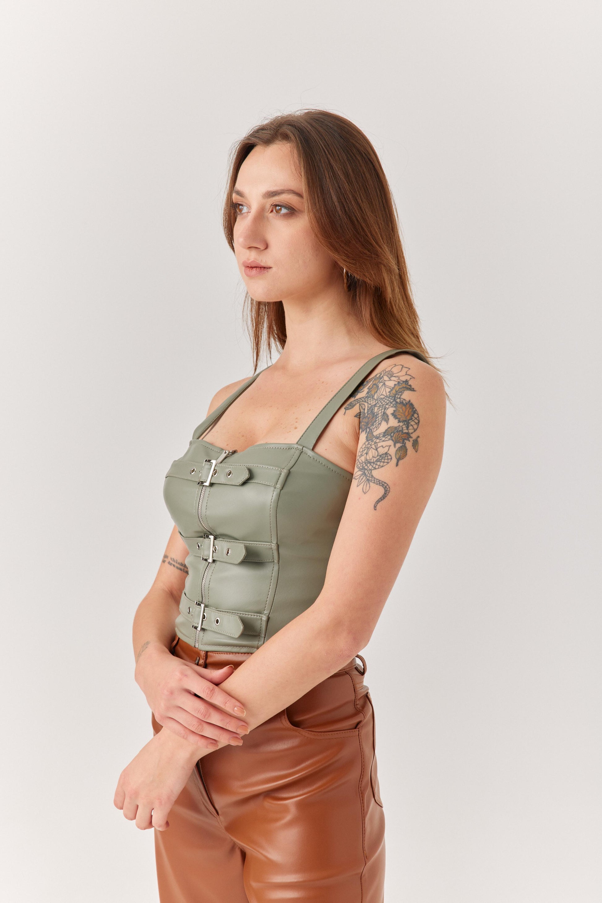 Yeşil Tokalı Deri Büstiyer.