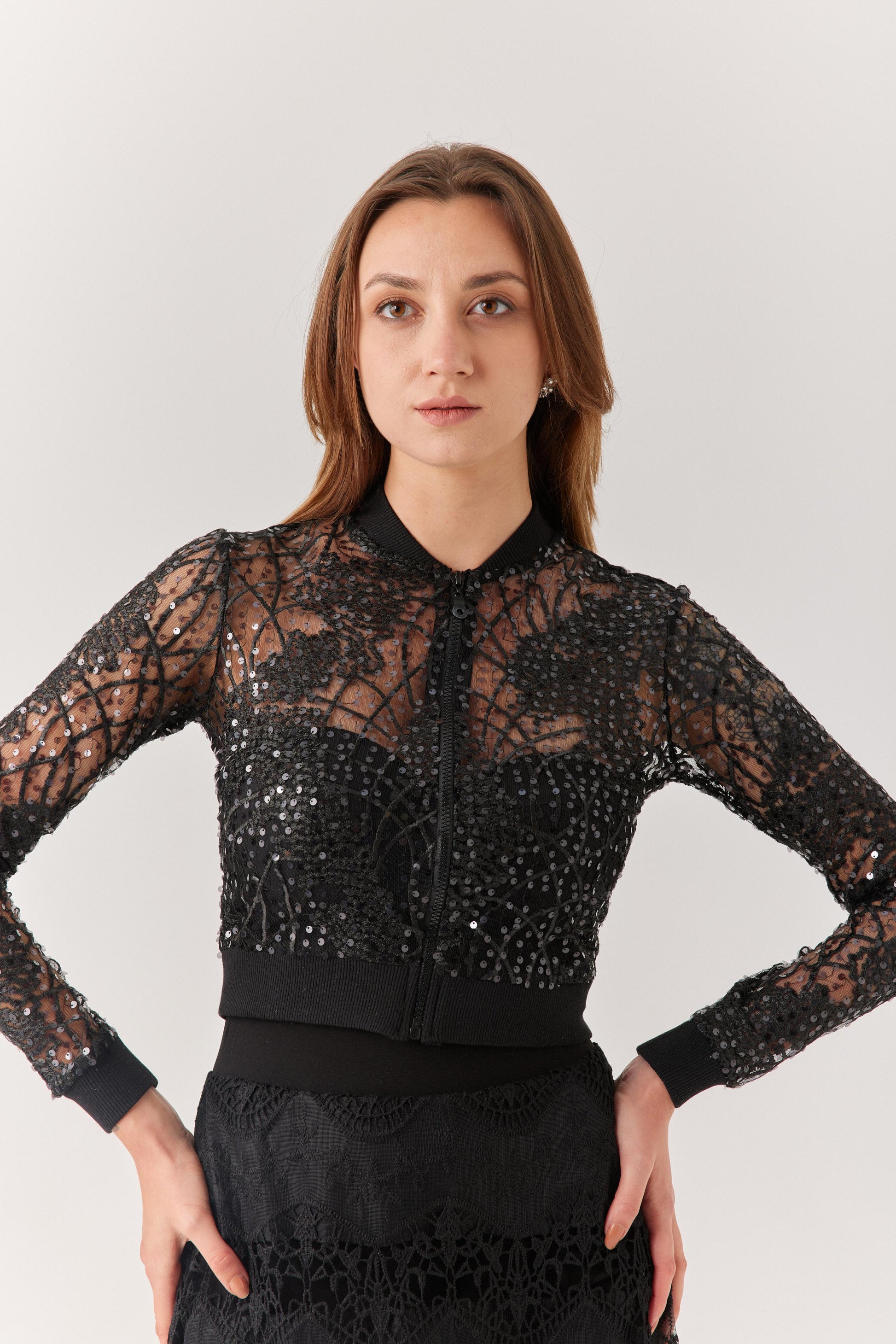 Siyah Payetli Dantel Hırka.