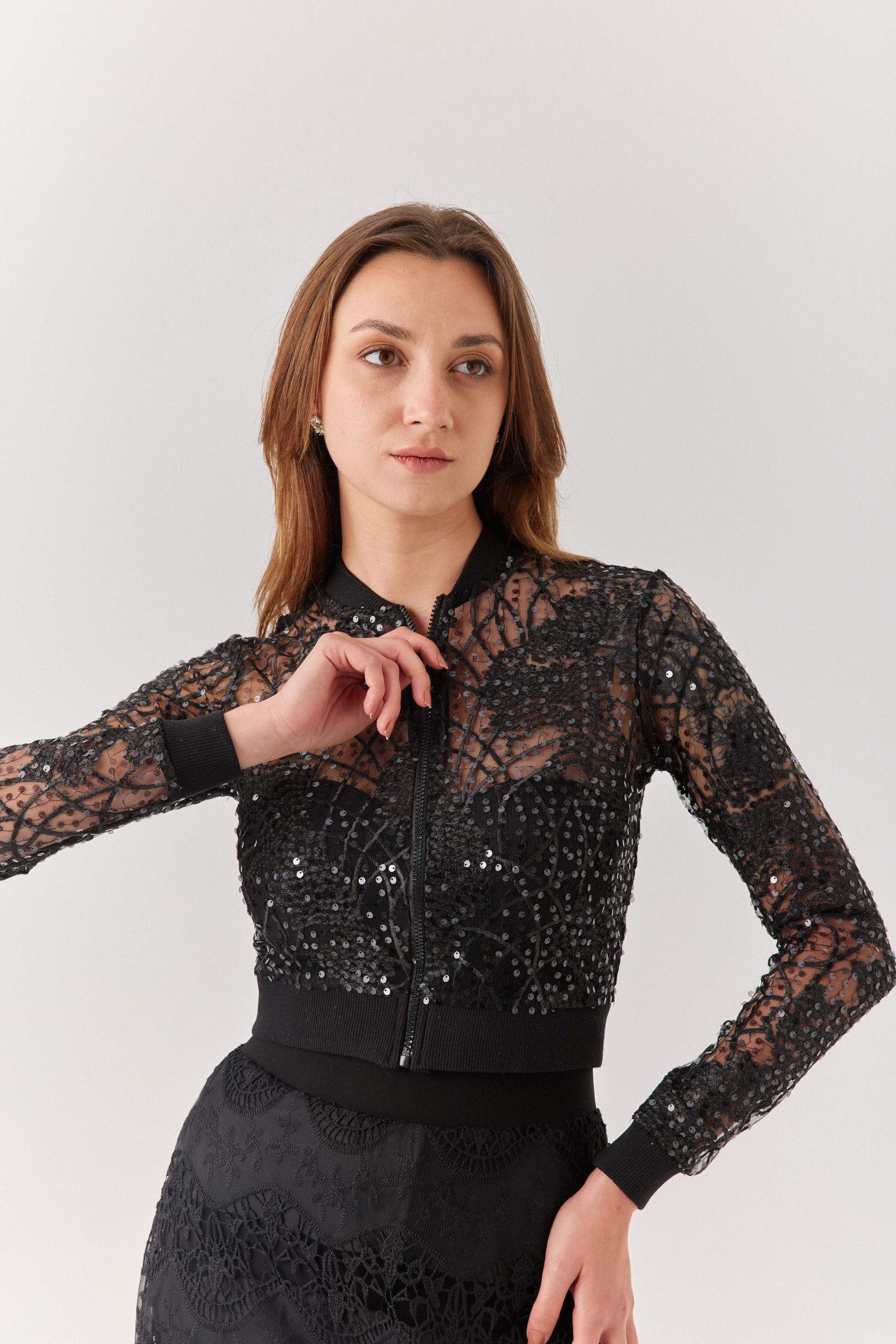 Siyah Payetli Dantel Hırka.